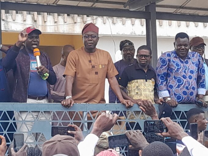 Makinde, labour leaders addressing workers at the Oyo State Governor’s Office, Agodi Secretariat, Ibadan on Monday
