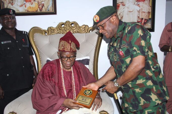 Olubadan calls for collaboration among security agencies to tackle land grabbing menace