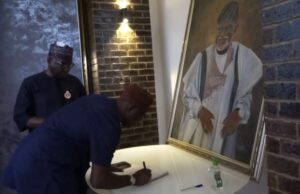 UPDATE: NGF chair, Makinde visit Akeredolu’s wife, family in Ibadan residence