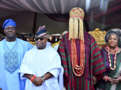 PHOTO: Gov Makinde Present New Soun Staff of Office
