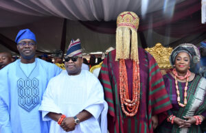 PHOTO: Gov Makinde Present New Soun Staff of Office