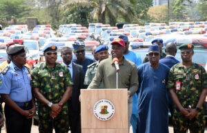 Five months after approval, Makinde presents 100 additional operational vehicles to security operatives