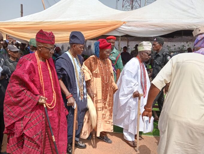 Six traditional rulers get instrument of office from Oyo govt