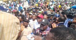Photos: Governor Seyi Makinde addresses protesters