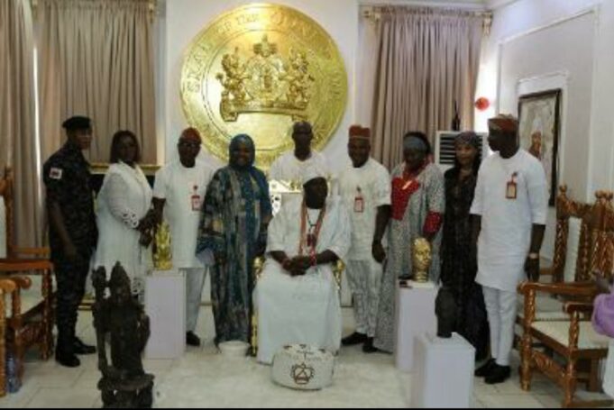 Ooni commends EFCC on tackling illegal forex operators