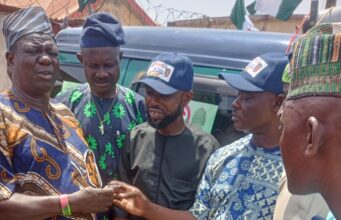 Oyo LG Poll: Ayobami Ojo donates campaign vehicles to old Ifedapo Federal Constituency PDP