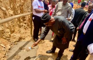 Makinde performs turning of Sod for construction of NUJ Ultra-modern mall