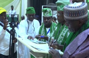 Southwest farmers, herders sign peace pact to boost food security, tackle clashes