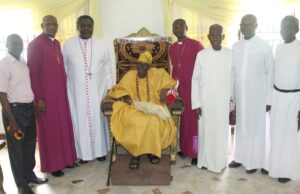 Bishops Akinfenwa, Aladekugbe, other Anglican clerics pay homage to Olubadan designate