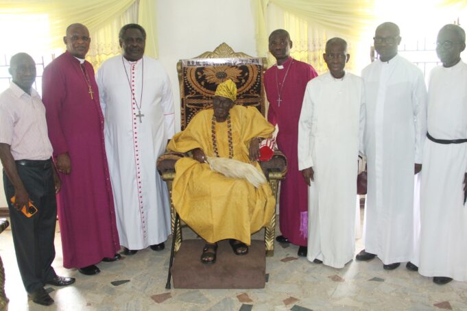 Bishops Akinfenwa, Aladekugbe, other Anglican clerics pay homage to Olubadan designate