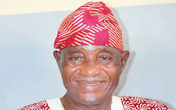 Senator Alli celebrates Arole Iba Oluyole at 80