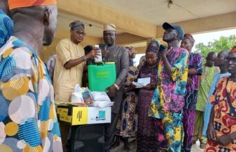 Oyo farmers get govt inputs