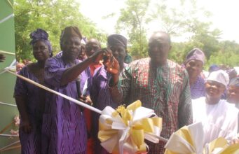 Ibarapa indigenous staff donates N15.7m worth building to OYSCATECH