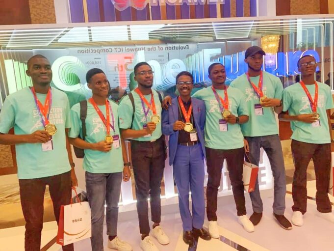 UI computing teams shine in China, won grand prizes