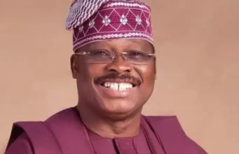 Four years after, Folarin, Sunday Dare, Adeyemo, Olaniyan, Zach, other dignitaries storm Ajimobi’s residence