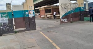 Labour leaders re-open Oyo govt Secretariat gate