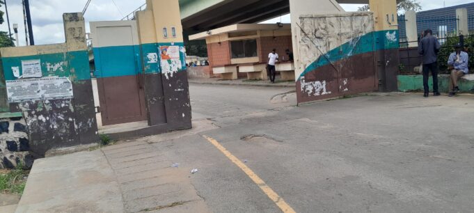 Labour leaders re-open Oyo govt Secretariat gate