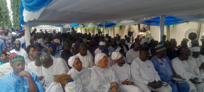 UPDATED: Four years after, Folarin, Sunday Dare, Adeyemo, Olaniyan, Zach, other dignitaries storm Ajimobi’s residence