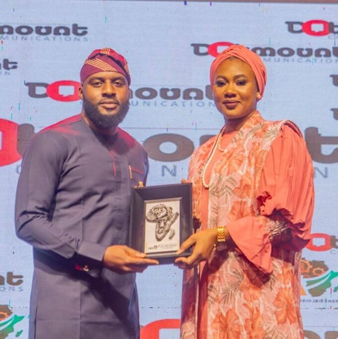 Ogundoyin bags best performing state Assembly Speaker award