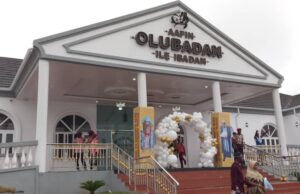 Despite rain, dignitaries, residents storm Olubadan Palace commissioning