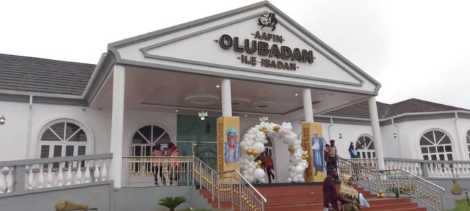 Despite rain, dignitaries, residents storm Olubadan Palace commissioning