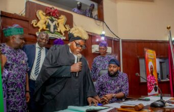 Oyo Speaker, Ogundoyin celebrates retired clerk, Awe as Muraina Akinola takes over