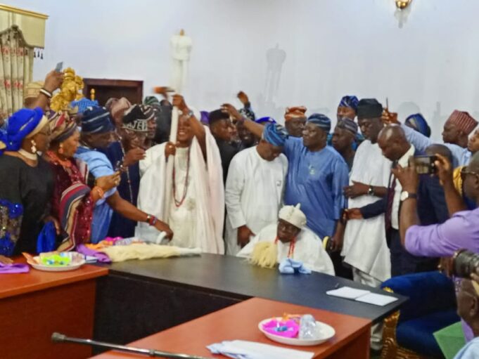 Peace, as Makinde, Olubadan present beaded crown, instrument of office to Oba Ladoja