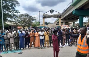 Ibadan Circular Road: Protesters observed Jumat prayers on road