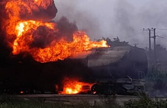 Breaking: petrol tanker explodes, five vehicles burnt in Iyana Ajia, Ibadan