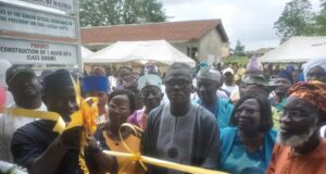 30 students get Oyo HoR member, Lafi’s scholarship, donates block of six classrooms to alma mata