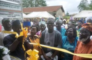 30 students get Oyo HoR member, Lafi’s scholarship, donates block of six classrooms to alma mata