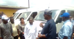 FG presents 20 CNG buses to Oyo govt