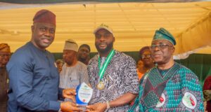 Oyo Speaker bags teachers’ exemplary leadership, humanitarian service award
