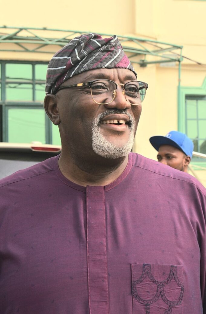 Odidiomo lauds Makinde on SW building for late Chair, says PDP ‘ll surmount challenges soon