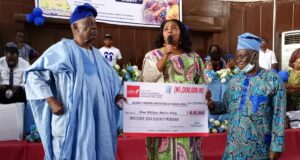 World Elders’ Day: over 1,000 elderly residents gifted cash, food items by Oyo govt