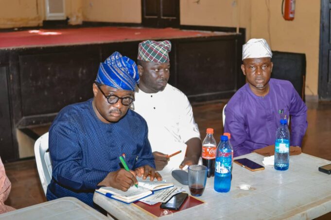 Oyo deputy Speaker, Fadeyi intervenes in Gbeleyi land dispute, sues for peace