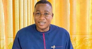 Sunday Igboho console Oba Alao on death of mother