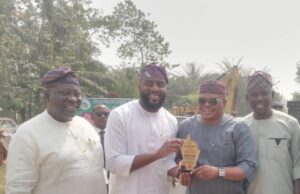 Encomium Pours as Oluyole Local Government Honors Ex Algon Chairman, Aleshinloye