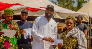 Yuletide: Ogundoyin empowers over 1000 constituents