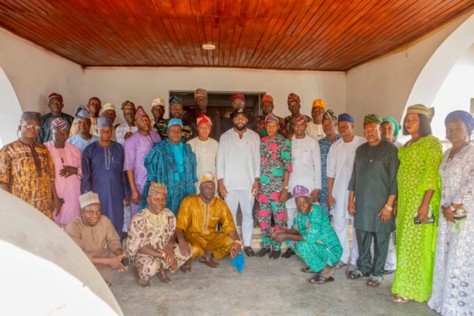 Oyo Speaker, Ogundoyin hosts 33 LG PDP chairmen to foster unity