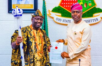 UPDATED: Makinde presents instruments of office to new Alaafin, as coronation holds in four weeks