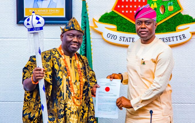 UPDATED: Makinde presents instruments of office to new Alaafin, as coronation holds in four weeks