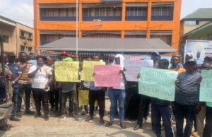 IBEDC: Aggrieved workers seek govt intervention, continue protest in Ibadan
