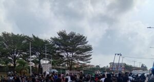 Medical students protest disconnection by IBEDC, shut down UCH gate
