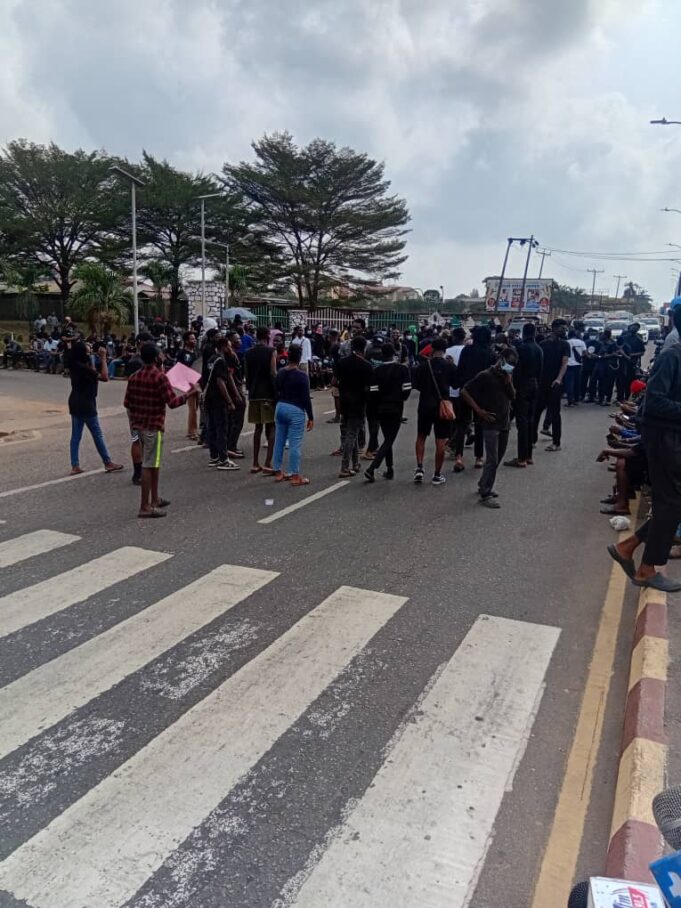 Medical students protest disconnection by IBEDC, shut down UCH gate