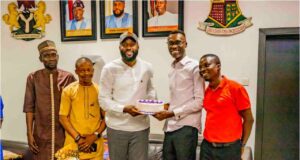 Oyo Assembly Correspondents Join Well-Wishers To Celebrate Speaker’s Birthday
