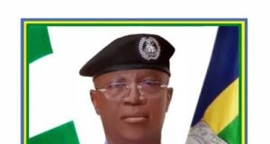 Makinde presents Toyota Land Cruiser Prado to outgoing Oyo CP, Sonubi