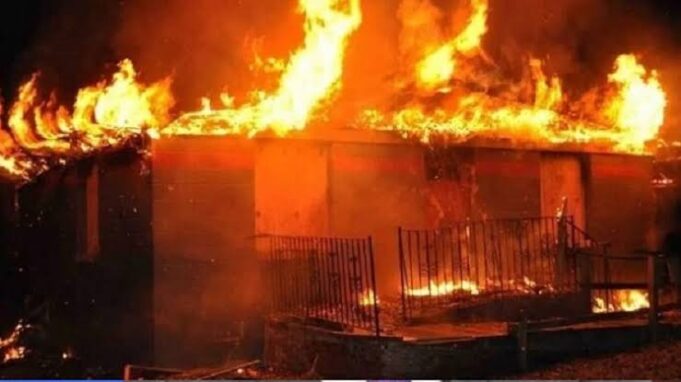 Eight shops razed in Oyo market