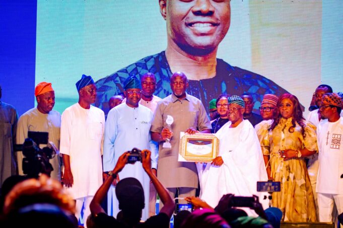 Makinde bags Independent Newspaper Man of the Year award