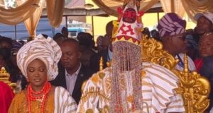 Alaafin meets Palace staff, seeks harmonious working relationships